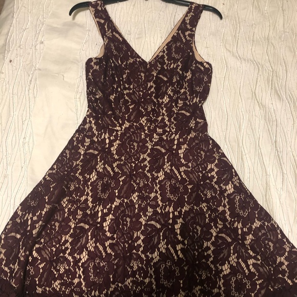 Burgundy and Tan Lace Semi Formal Dress Sz Sm - Picture 1 of 4